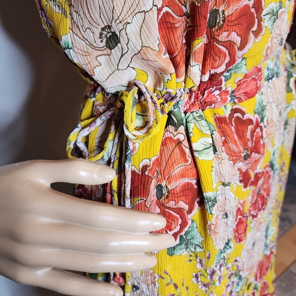 Anthropologie Dolan Silk Ellory Yellow Floral Midi flutter sleeve dress. S. New. - Picture 4 of 16